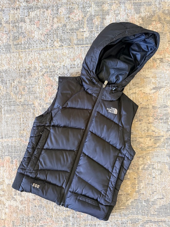 The North Face Jackets & Blazers - The North Face Women’s Black 550 Hooded Puffer Vest